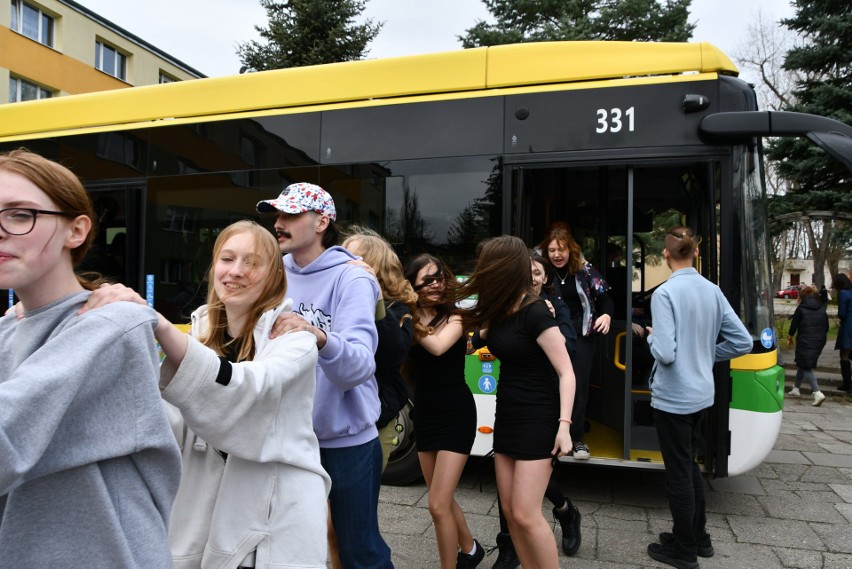 Gala projektu dotyczącego pozytywnych zachowań w autobusach...