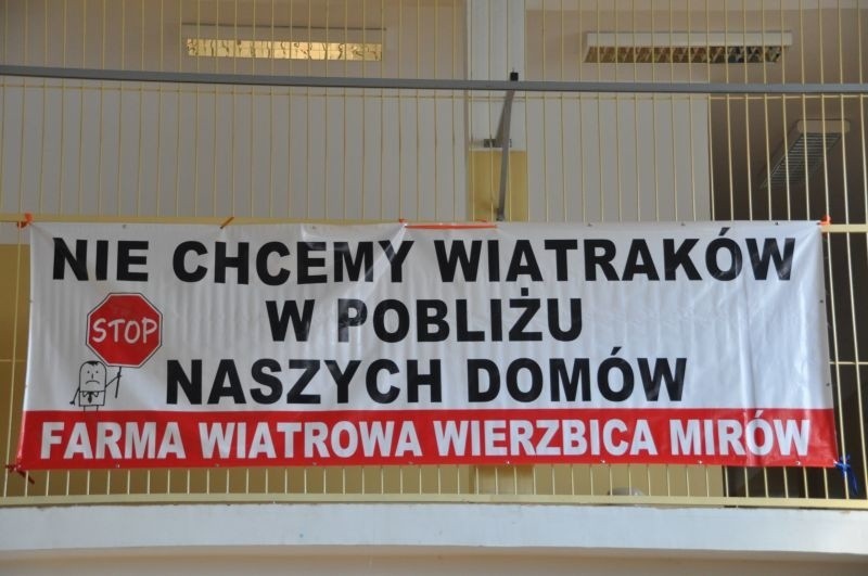 Protest przeciw farmom wiatrowym w Mirowie i Wierz...