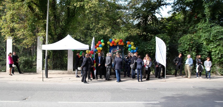 Hanna Zdanowska nadała imię... przystankowi autobusowemu przy siedzibie Ericpolu [ZDJĘCIA]