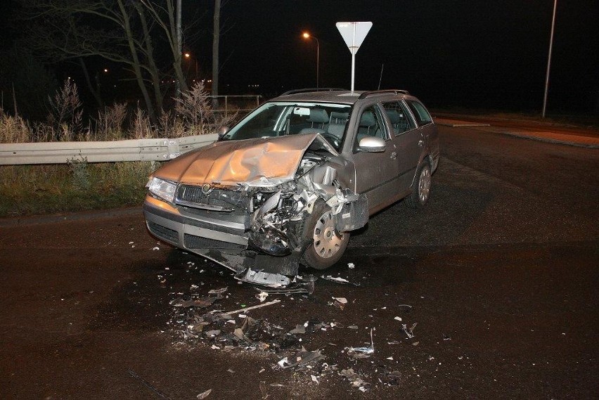 Opole: Wypadek na Krapkowickiej. Zderzyly sie dwa samochody