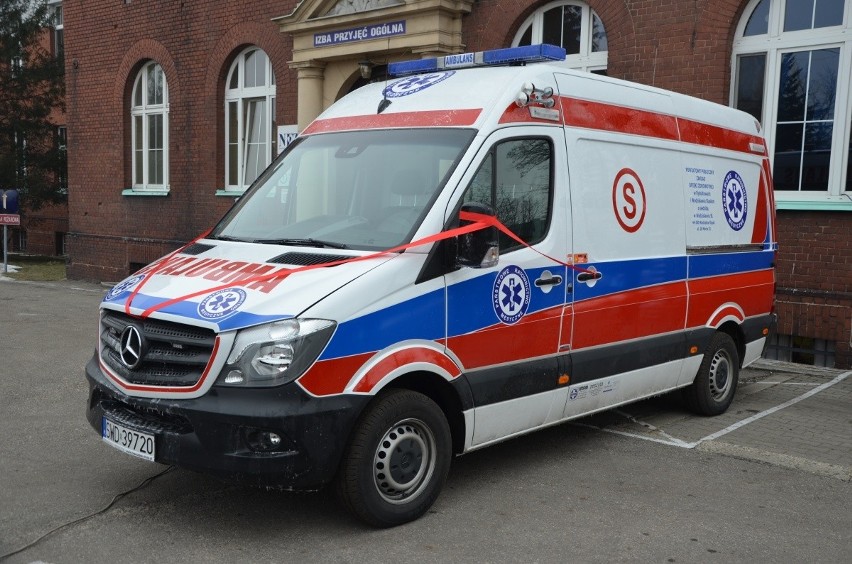 Ratownicy z Rydułtów mają nowy ambulans