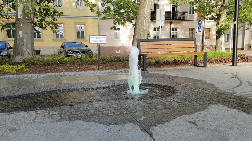 Tak prezentuje się "Wierna rzeka" na Placu Żeromskiego w...