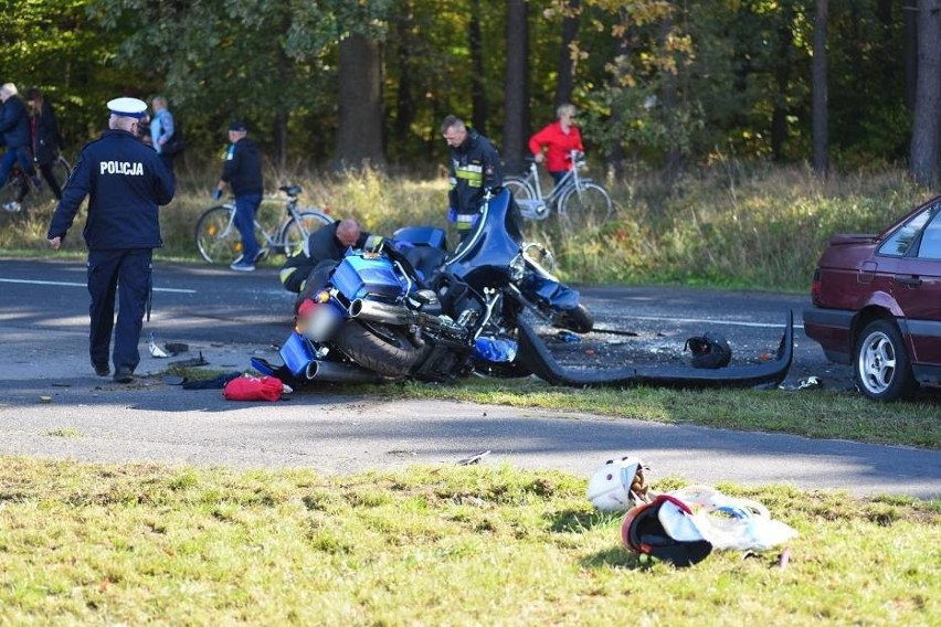 Dwóch motocyklistów w ciężkim stanie trafiło do szpitala po...