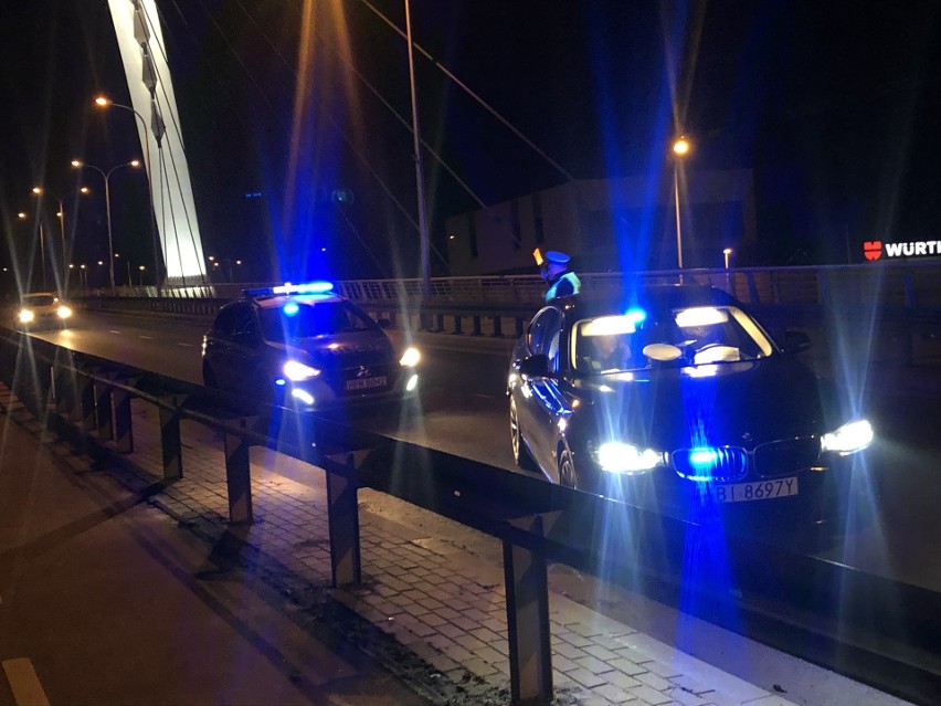 Białystok. Wypadek na wiadukcie nad ul. Gen. St. Maczka. Zderzyły się audi i volkswagen. Nikt nie odniósł poważnych obrażeń (Zdjęcia)