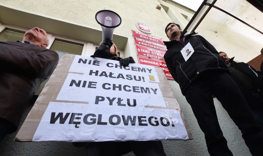 Mieszkańcy i górnicy protestowali przeciwko składowisku w Białych Błotach  