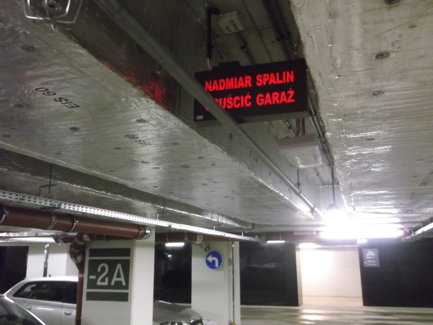 Alarm na parkingu pod NFM w czwartek, 21 stycznia