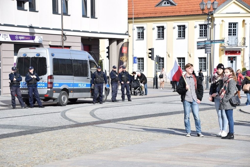 Białystok. Marsz antyimigracyjny. Białystok wolny od...