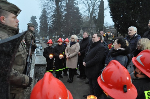 Obchody upamiętniające 158. rocznicę wybuchu Powstania Styczniowego rozpoczną się w Zawichoście, w  niedzielę, 24 stycznia  o godzinie 14.30 złożeniem kwiatów na grobie braci Ludwika i Kazimierza Nurowskich.