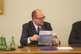 Afera Amber Gold. Paweł Adamowicz skrytykował komisję śledczą