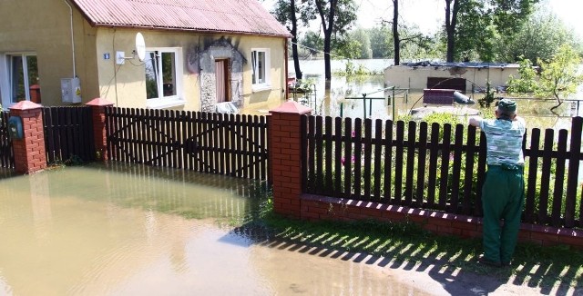 Zalane zabudowania w Solcu nad Wisłą.