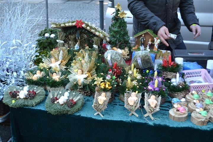 Częstochowa: Gwiazdkowa Aleja w III alei NMP. Kupisz piękne ozdoby i lokalne specjały [ZDJĘCIA]