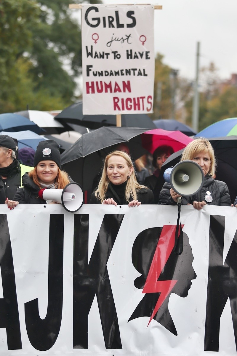 Czarny Wtorek we Wrocławiu. Marsz i protest w Rynku [ZDJĘCIA]