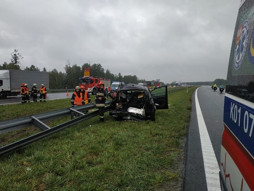 Karambol na A4. Droga zablokowana w obu kierunkach, zderzyło...