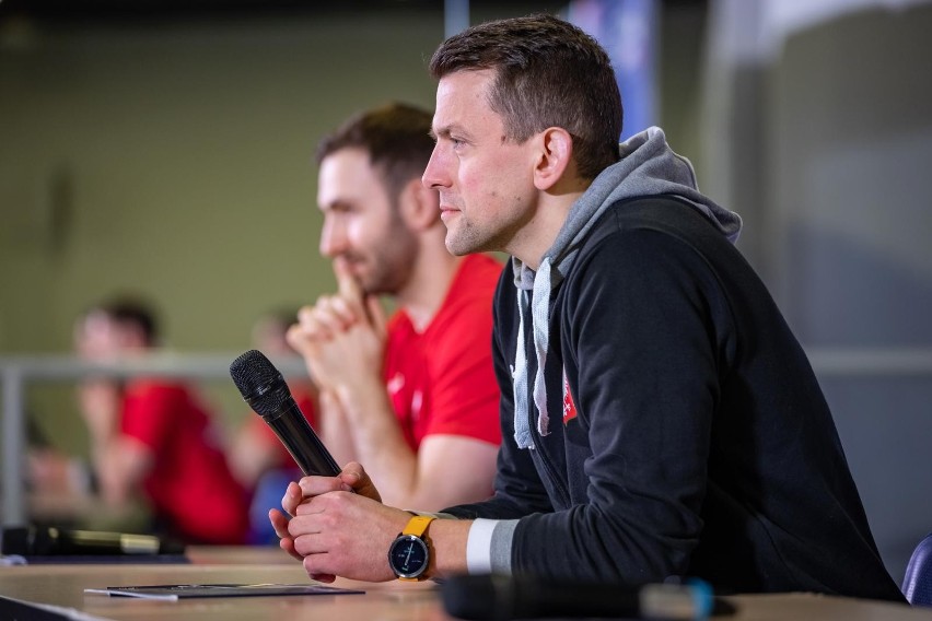 27.12.2022, Tauron Arena Kraków: Arkadiusz Moryto (z lewej)...