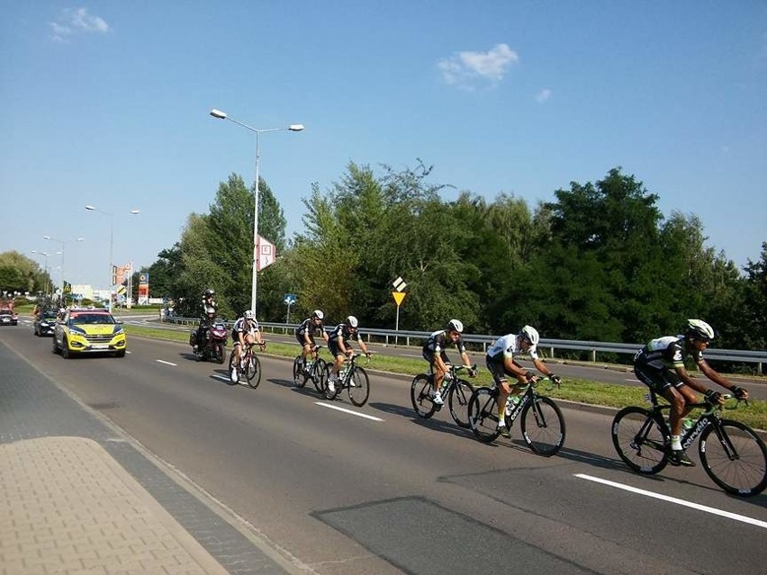 Tour de Pologne 2017 w Jastrzębiu. Kolarze mkną przed siebie