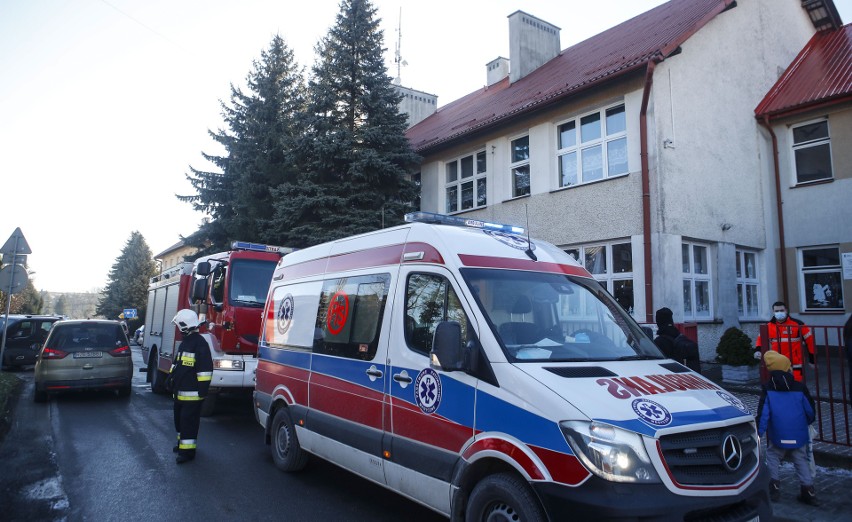 W Niechobrzu samochód osobowy wjechał w grupę dzieci.