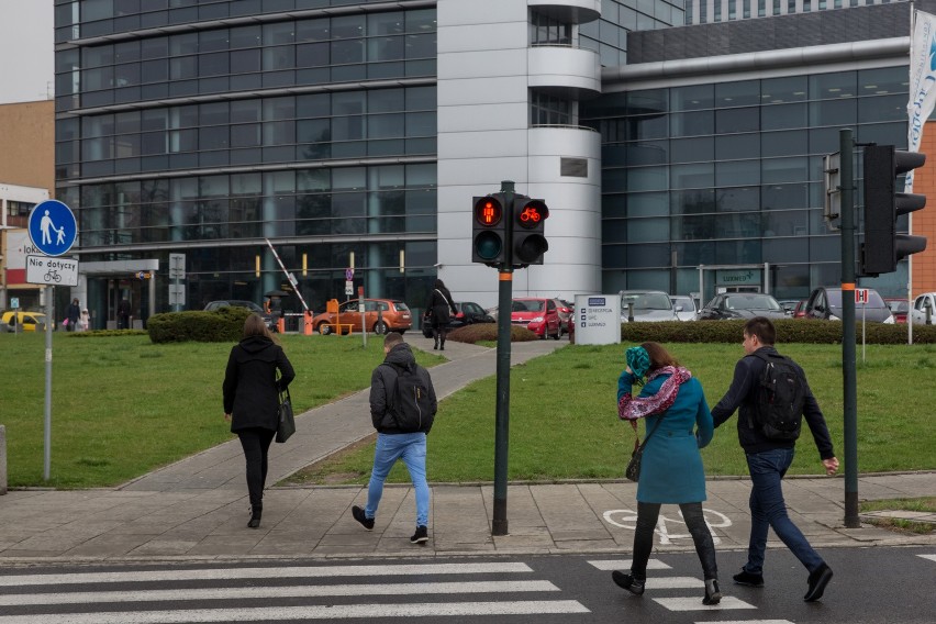 Nowa płaca minimalna: 13.11.2018. O ile wzrośnie wynagrodzenie i stawka godzinowa? Kto zyska, dla kogo wyższe składki ZUS?