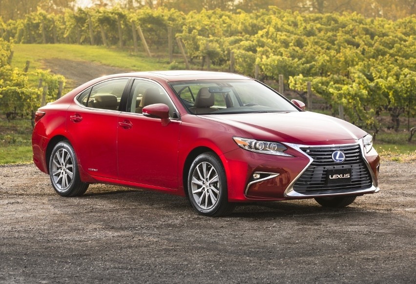 Lexus ES300h...