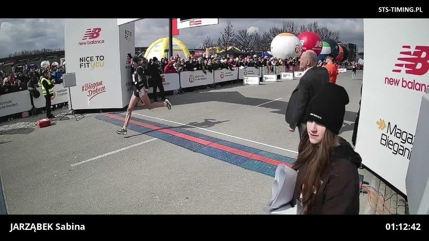 Sabina Jarząbek z KKL Kielce została wicemistrzynią Polski w półmaratonie. Dobrze spisali się też inni świętokrzyscy biegacze