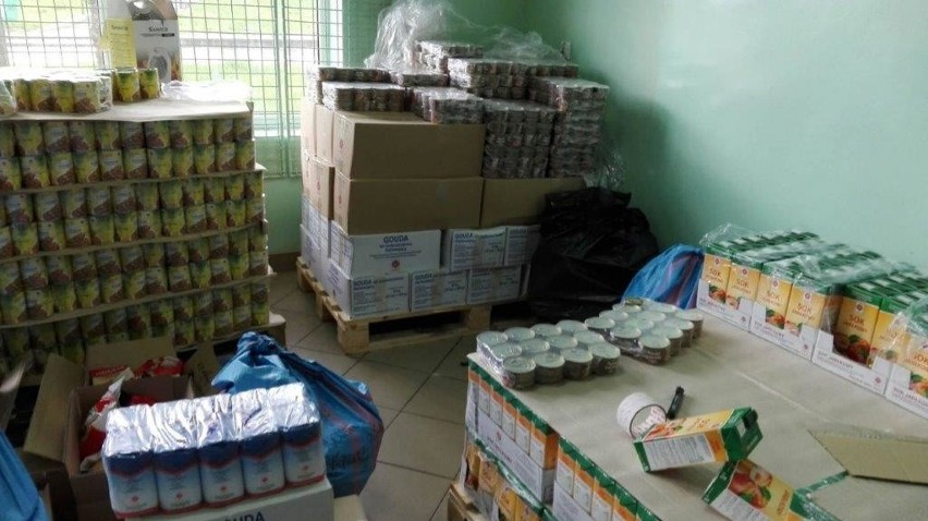 Kolejne paczki z żywnością trafiły do mieszkańców gminy Czarnocin. Blisko 7 ton w dwa dni [ZDJĘCIA] 
