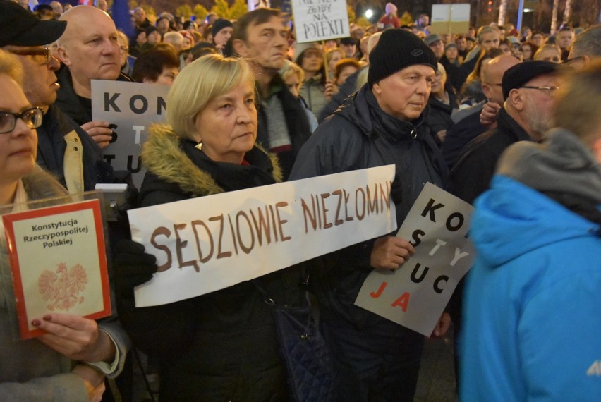 Grudniowy protest przed Sądem Okręgowym w Katowicach