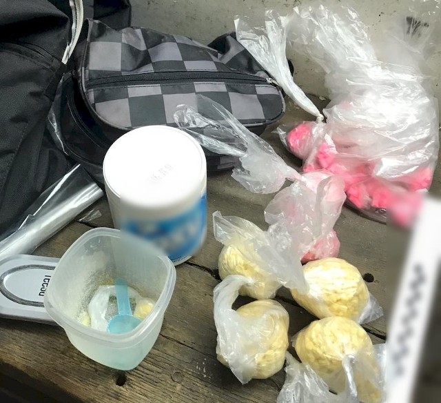 Miał pół kilograma amfetaminy i 440 tabletek ecstasy. 36-latek zatrzymany w Gdańsku