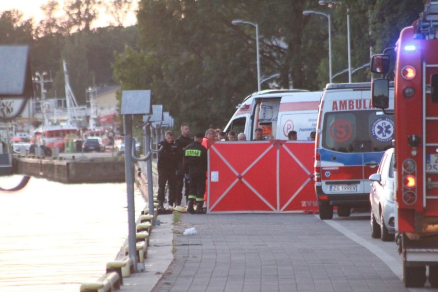 Tragedia w Darłowie. 17-latek wpadł z rowerem do kanału portowego. Mimo podjętej reanimacji, nie udało się go uratować!