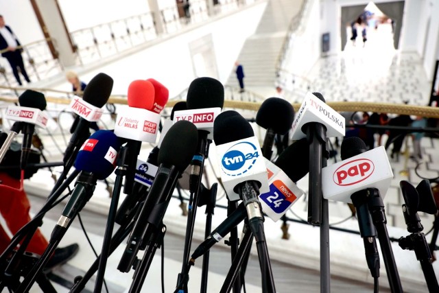 Zdaniem wicemarszałka Sejmu, Krzysztofa Boska, działania rządu w sprawi mediów publicznych rodzą chaos