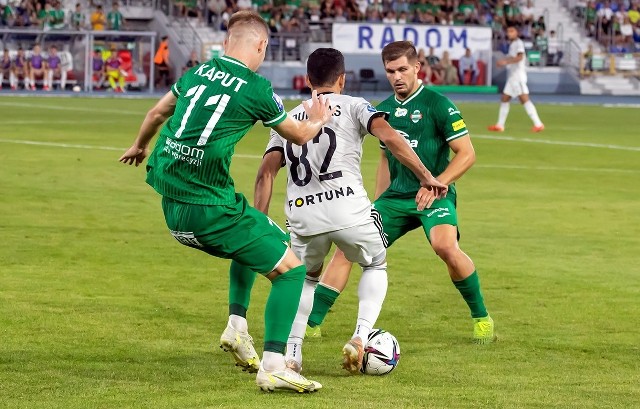 Fragment meczu, Radomiak - Legia, który rozegrano w Radomiu.