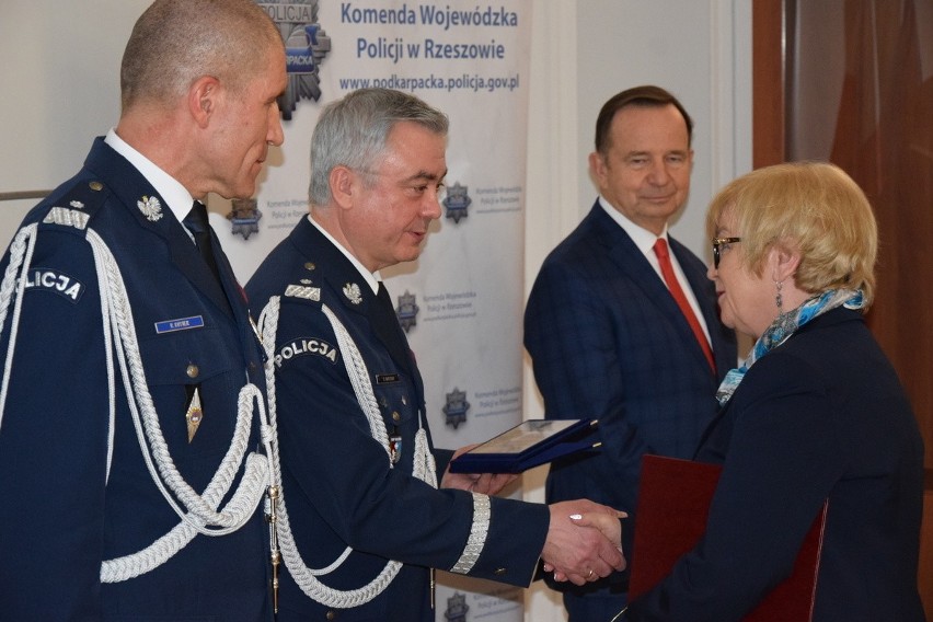 Nadinspektor Dariusz Matusiak pożegnał się z podkarpacką policją, inspektor Jarosław Tokarczyk przejął jego obowiązki. Zobaczcie zdjęcia