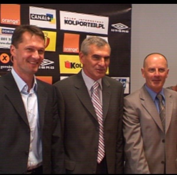 Od lewej: Jacek Zieliński - trener Kolportera Korony, Paweł Janas - dyrektor sportowy, wiceprezes, Adam Żak - prezes klubu