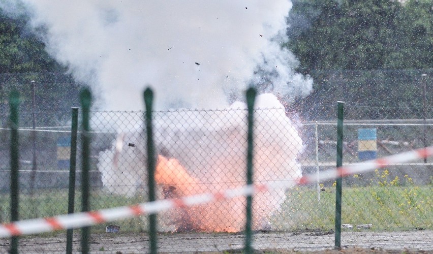 Pod samochodem kobiety znajdowała się niewielka ilość...