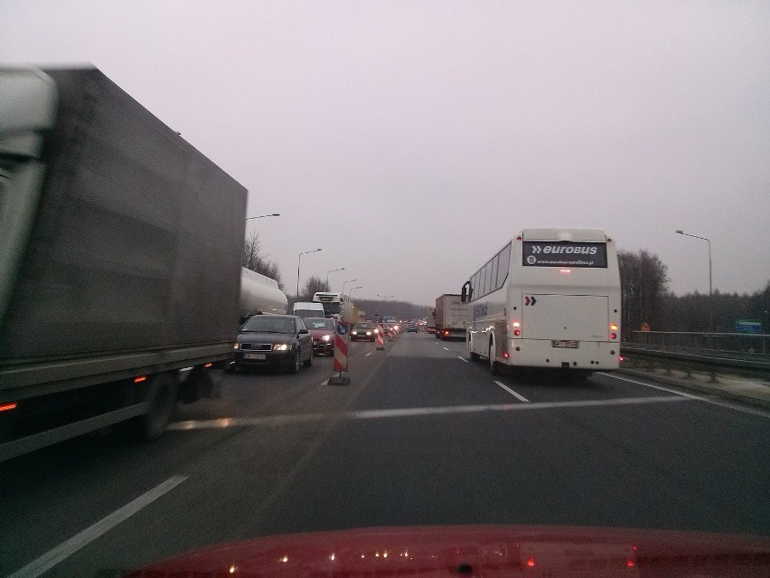 Korek na autostradzie A4 w Rudzie Śląskiej po kolizji