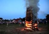 Tradycyjna sobótka odbyła się w Raniżowie. To nawiązanie do odbywających się tutaj dawniej obrzędów [WIDEO]