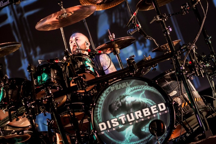 Amerykański zespół rockowy Disturbed, który zdobył serca...
