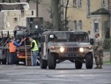 Sprzęt US Army magazynowany w centrum Poznania! [ZDJĘCIA]