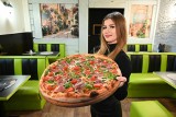 Pizzeria Bravo&More to nowość w Kielcach. Zachwyca wieloma smakami i.... rozmiarem. Zobacz zdjęcia