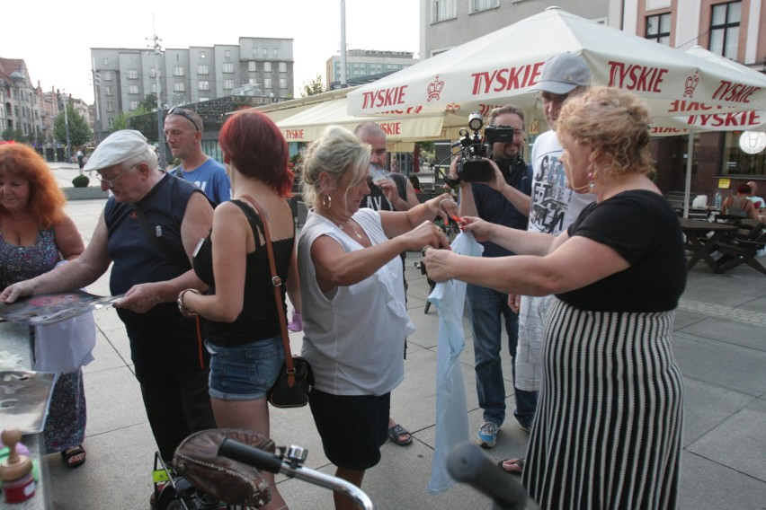 Katowice, 9 sierpnia: happening na Rynku pod hasłem „Z...