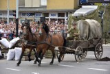 Rekonstrukcja bitwy o Białystok. Mury budynków trzęsły się od wystrzałów (zdjęcia)