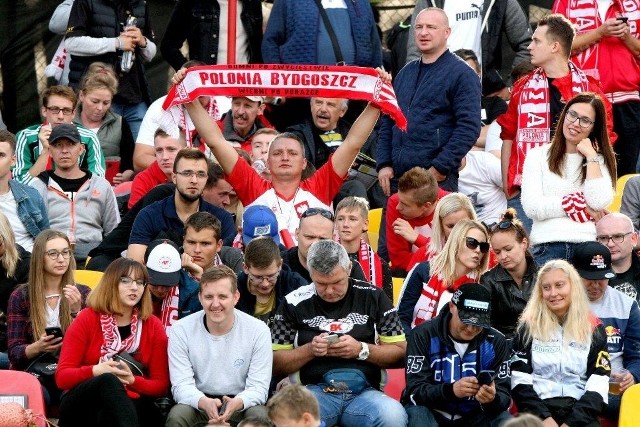 Ponad tysiąc kibiców ZOOLeszcz Polonii Bydgoszcz dopingowało swój zespół w meczu finałowym o awans do I ligi w Poznaniu. Byliście? Poszukajcie się na zdjęciach!
