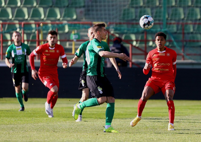 Piłkarska pierwsza liga. Lider zagra na boisku Widzewa