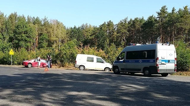 Do zderzenia dwóch samochodów osobowych doszło w Czerwieńsku.