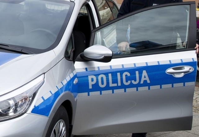 Białystok. Policjanci pilotowali auto, w którym była ciężarna kobieta. 40-latka bezpiecznie trafiła do szpitala