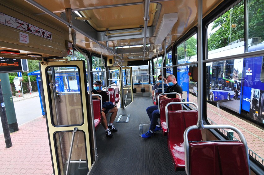 Kraków. Tramwaj 105N z 1975 roku kursował na specjalnej linii muzealnej [ZDJĘCIA]