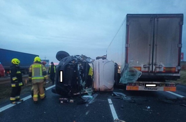 Wypadek na autostradzie A4. Doszło do niego 30 grudnia 2022 w okolicy miejscowości Łany.