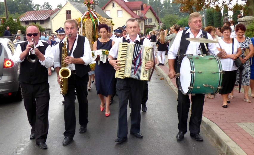 Wielkie święto w małych Balicach - udane dożynki parafialne (WIDEO, zdjęcia)