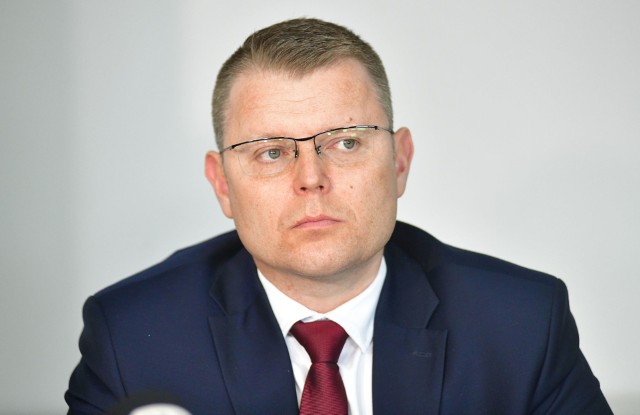 Łukasz Skrzeczyński, wiceprezes szpitala na Józefowie mówi: - Jesteśmy u granic wytrzymałości.