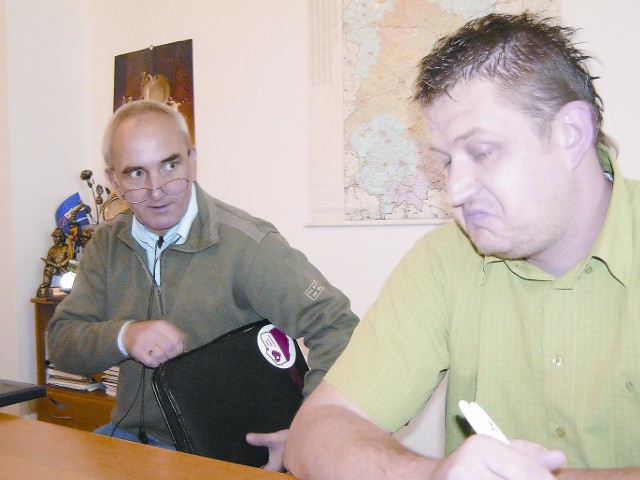Prezes SHDK Wiarus Kożuchów Paweł Rychlik i Krzysztof Piwowarczyk z RCK burzliwie dyskutowali o potrzebie zmian w organizacji zbiórek krwi.
