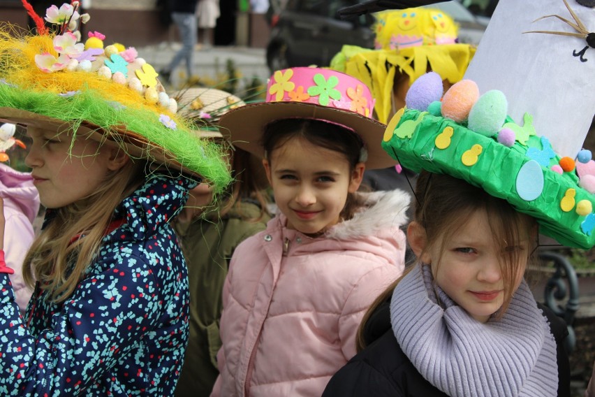 Krzeszowicki "Easter bonnet", czyli "Parada Kapeluszy" w...