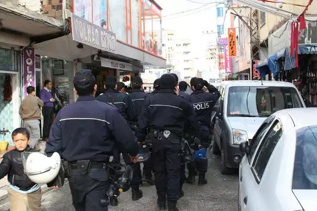 Policja aresztowała ponad 50 osób podejrzanych o powiązania z Państwem Islamskim. Niektóre ślady prowadzą do ataku w Krasnogorsku